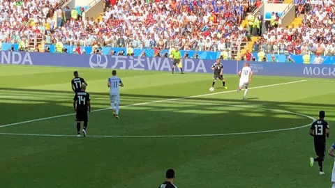 利物浦以4-1完胜伊普斯维奇，稳居英超积分榜首位