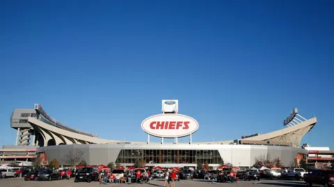 曼城迎战利物浦：周日英超焦点战预测解读