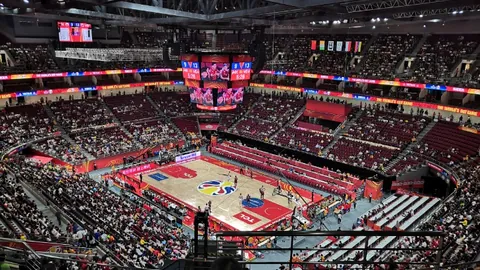 国王杯巅峰对决：蜘蛛侠般神技定胜负！巴萨对马竞首回合战平4-4