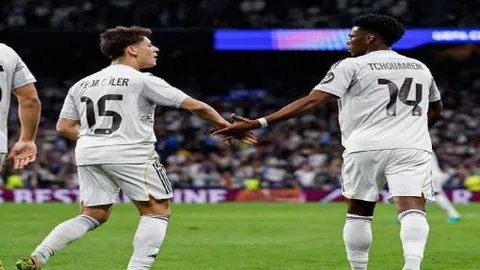 湖人逆袭猛龙，詹姆斯27分浓眉38分终结连败